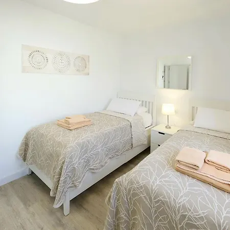 Graceful 5 Bedrooms Vega Del Carmen Distant Sea Views *