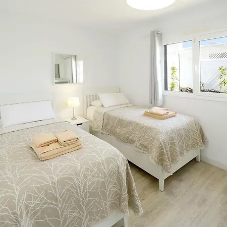 Villa Graceful 5 Bedrooms Vega Del Carmen Distant Sea Views Puerto del Carmen (Lanzarote)