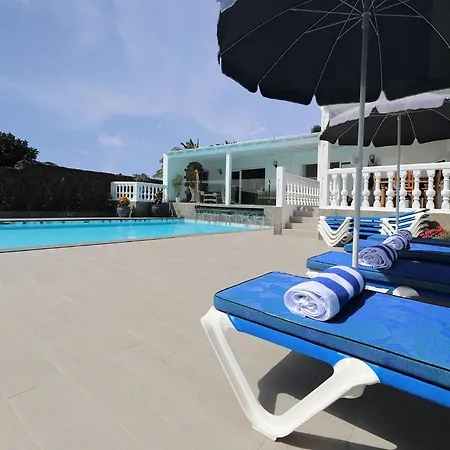Villa Graceful 5 Bedrooms Vega Del Carmen Distant Sea Views Puerto del Carmen (Lanzarote)