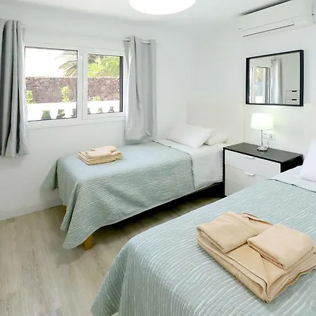 Graceful 5 Bedrooms Vega Del Carmen Distant Sea Views Villa Puerto del Carmen (Lanzarote)
