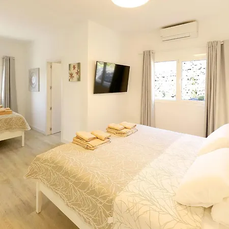 Graceful 5 Bedrooms Vega Del Carmen Distant Sea Views Villa Puerto del Carmen (Lanzarote)