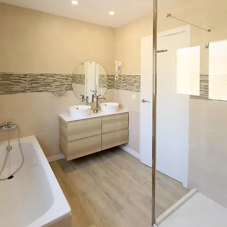 Villa Graceful 5 Bedrooms Vega Del Carmen Distant Sea Views
