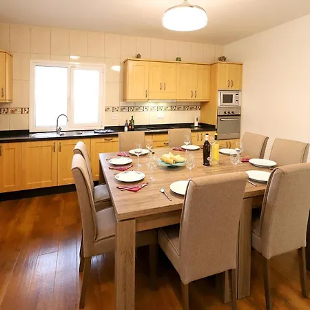 Villa Graceful 5 Bedrooms Vega Del Carmen Distant Sea Views Puerto del Carmen (Lanzarote)