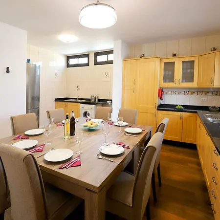 Villa Graceful 5 Bedrooms Vega Del Carmen Distant Sea Views Puerto del Carmen (Lanzarote)