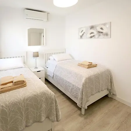Villa Graceful 5 Bedrooms Vega Del Carmen Distant Sea Views