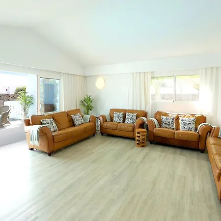 Graceful 5 Bedrooms Vega Del Carmen Distant Sea Views Villa *