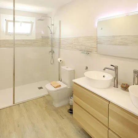 Graceful 5 Bedrooms Vega Del Carmen Вилла
