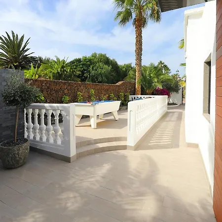 Graceful 5 Bedrooms Vega Del Carmen