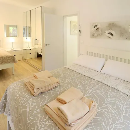 Villa Graceful 5 Bedrooms Vega Del Carmen Distant Sea Views *
