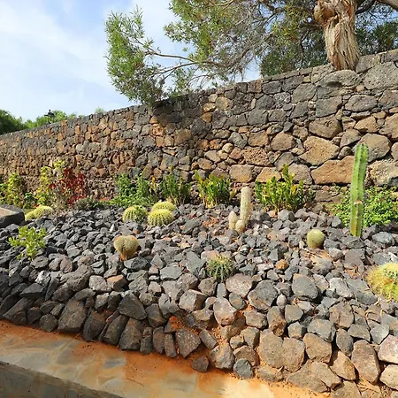 Villa Graceful 5 Bedrooms Vega Del Carmen Distant Sea Views