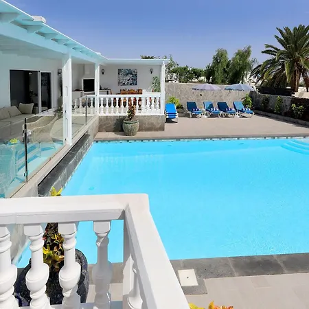 Graceful 5 Bedrooms Vega Del Carmen Distant Sea Views Villa *
