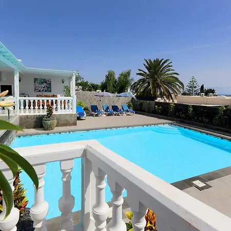 Villa Graceful 5 Bedrooms Vega Del Carmen Distant Sea Views Puerto del Carmen (Lanzarote)