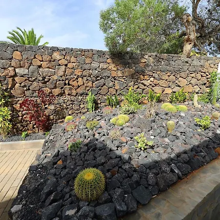 Graceful 5 Bedrooms Vega Del Carmen *